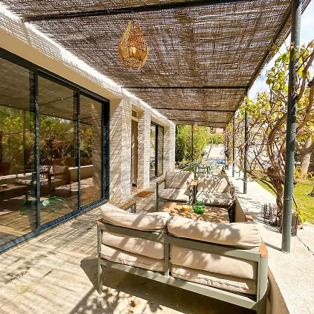 Maison D'exception A Proche De La *