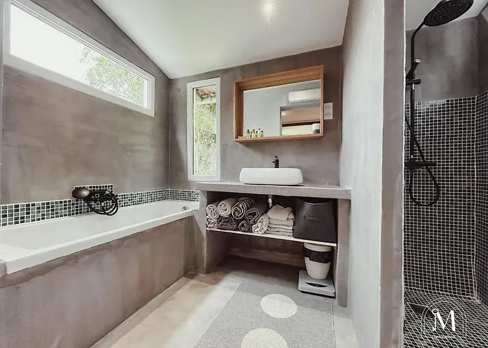 Maison D'exception A Proche De La فيلة