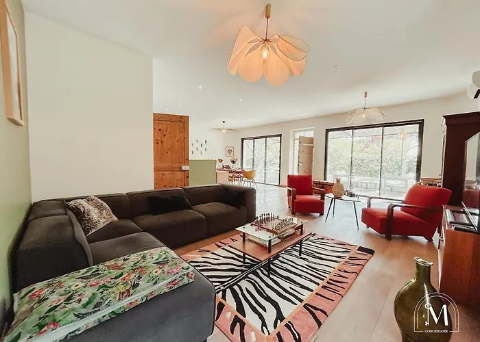 Maison D'exception A Proche De La فيلة