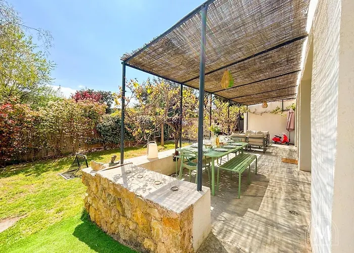 Maison D'exception A Proche De La *